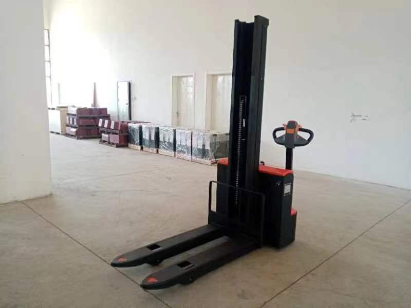 VLIFT 1.2 ton electric stacker lifting height 1520MM（VS12-12) Electric Pallet Stacker For Sale 5