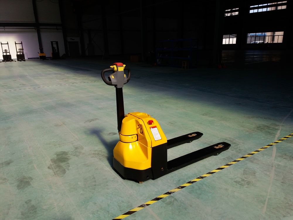 Porta-paletes elétrica VLIFT 2T 24V210Ah 6