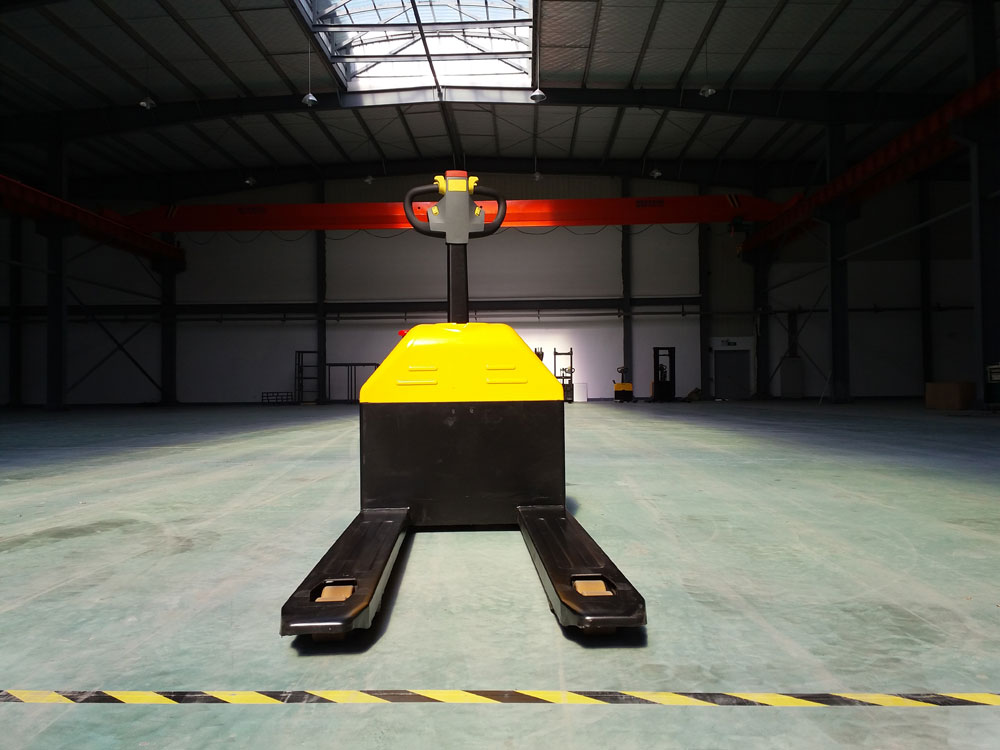 Porta-paletes elétrica VLIFT 2T 24V210Ah 7