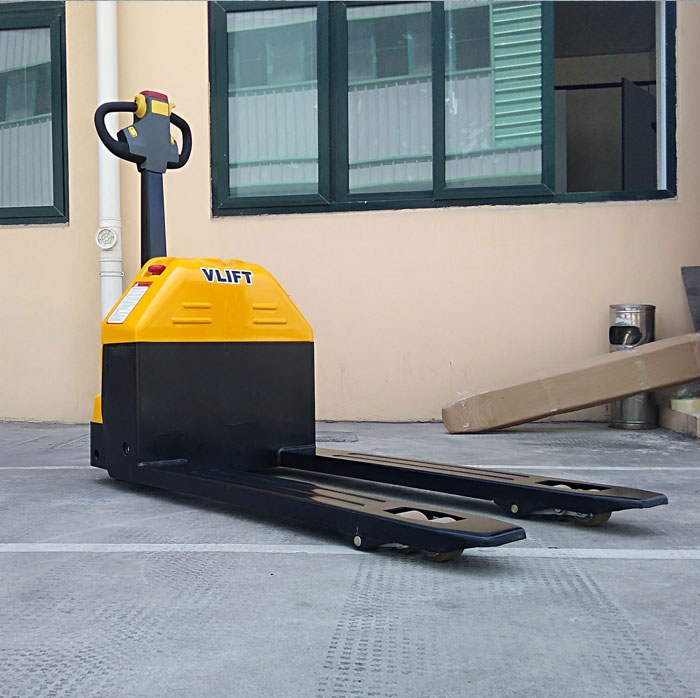 Porta-paletes elétrica VLIFT 2T 24V210Ah 9