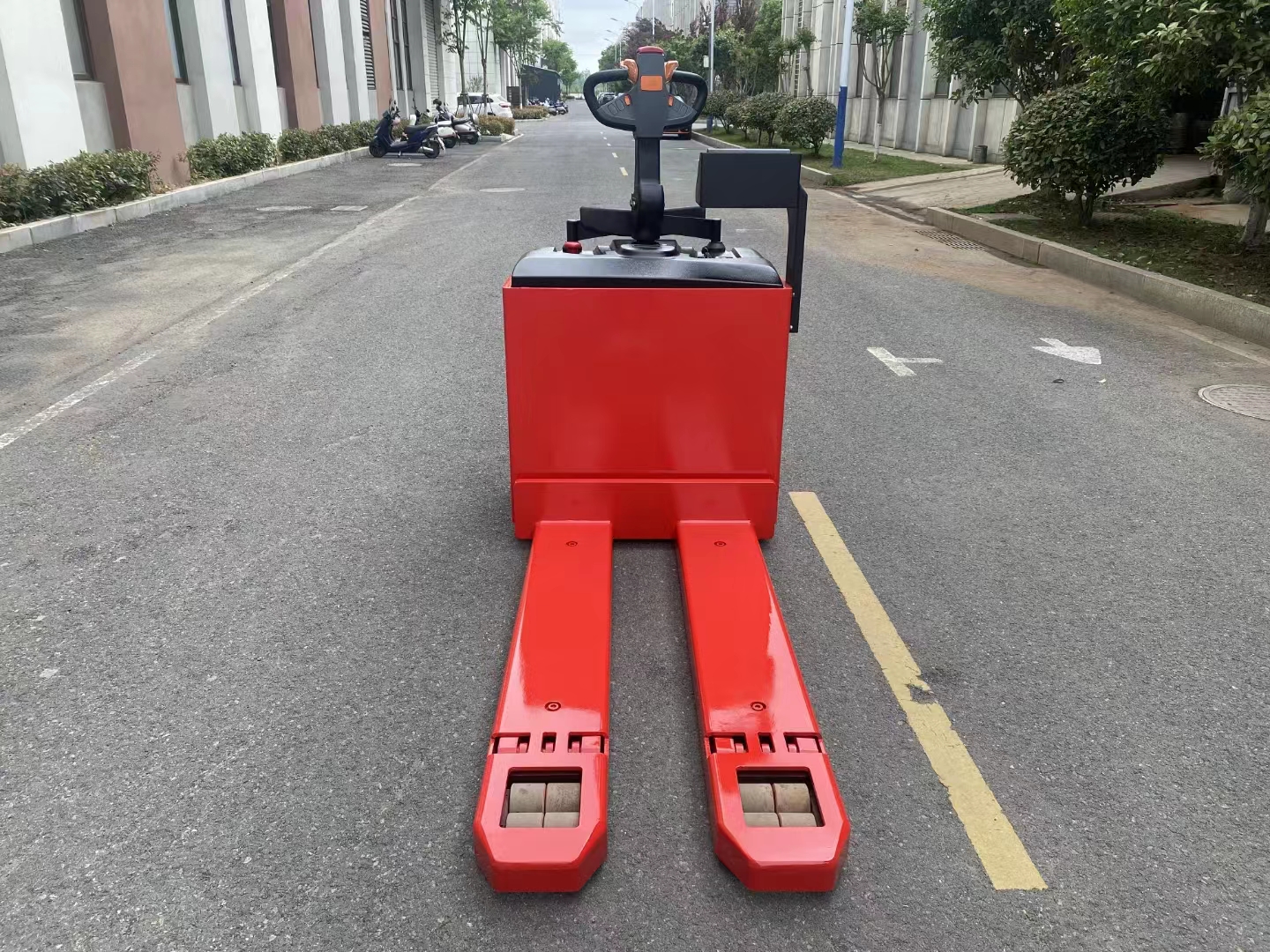 VLIFT 8 ton 24V280Ah battery electric pallet truck 3