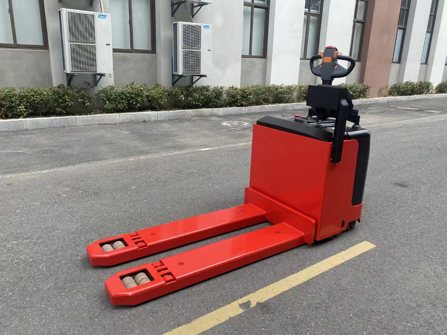 VLIFT 8 ton 24V280Ah battery electric pallet truck 9