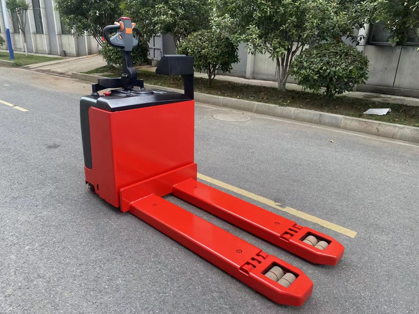VLIFT 8 ton 24V280Ah battery electric pallet truck 7