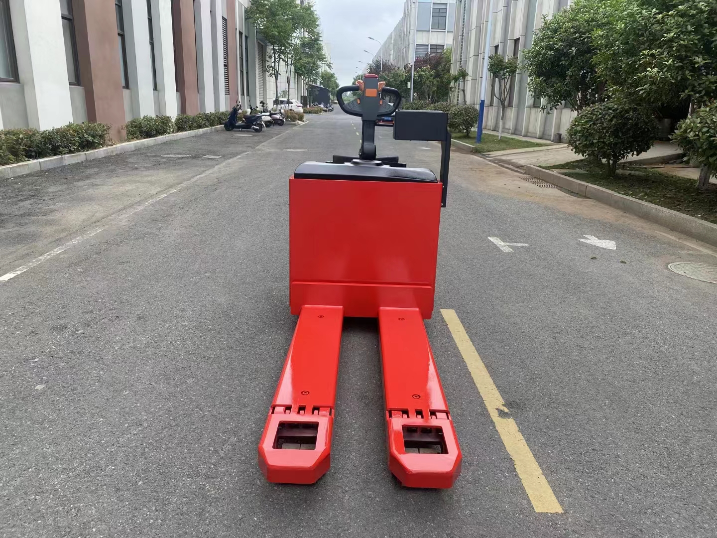 VLIFT 8 ton 24V280Ah battery electric pallet truck 6