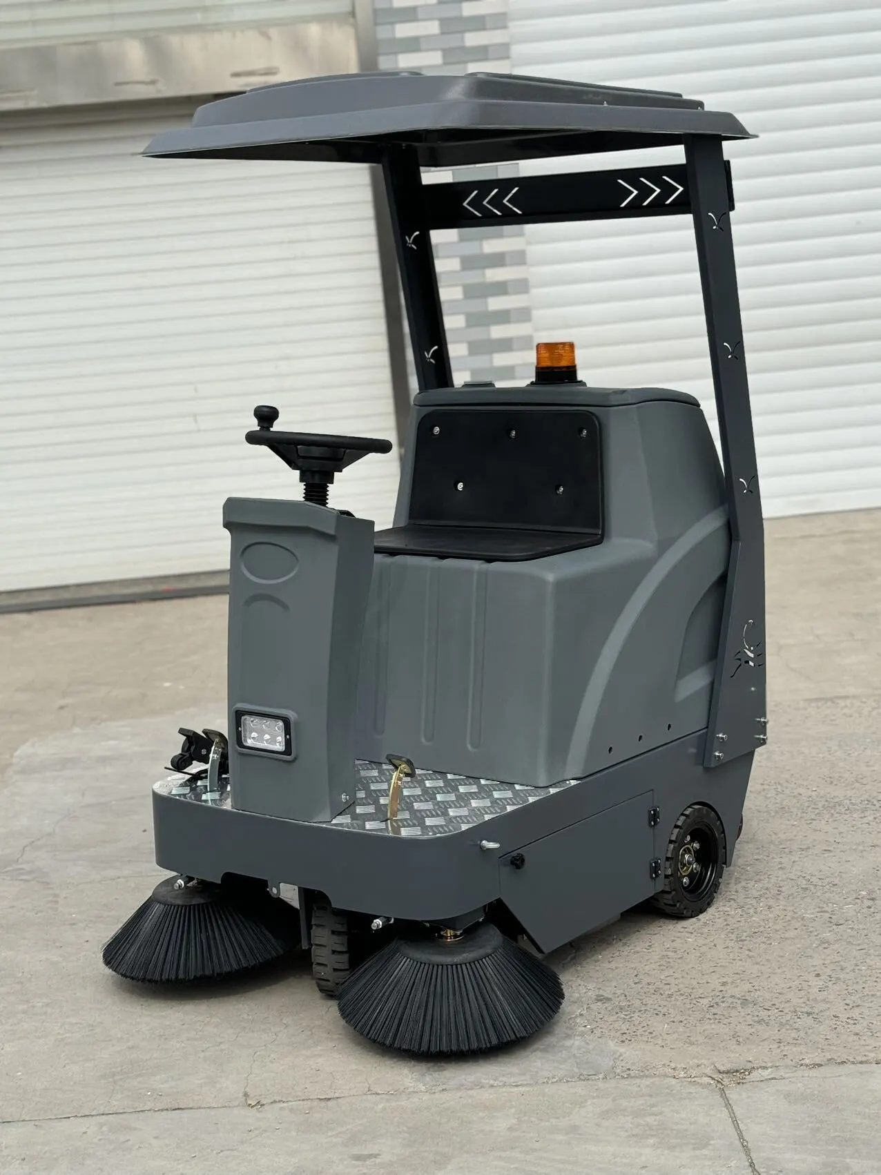 VLIFT Spazzatrice uomo a bordo C2 Spazzatrice elettrica uomo a bordo 1