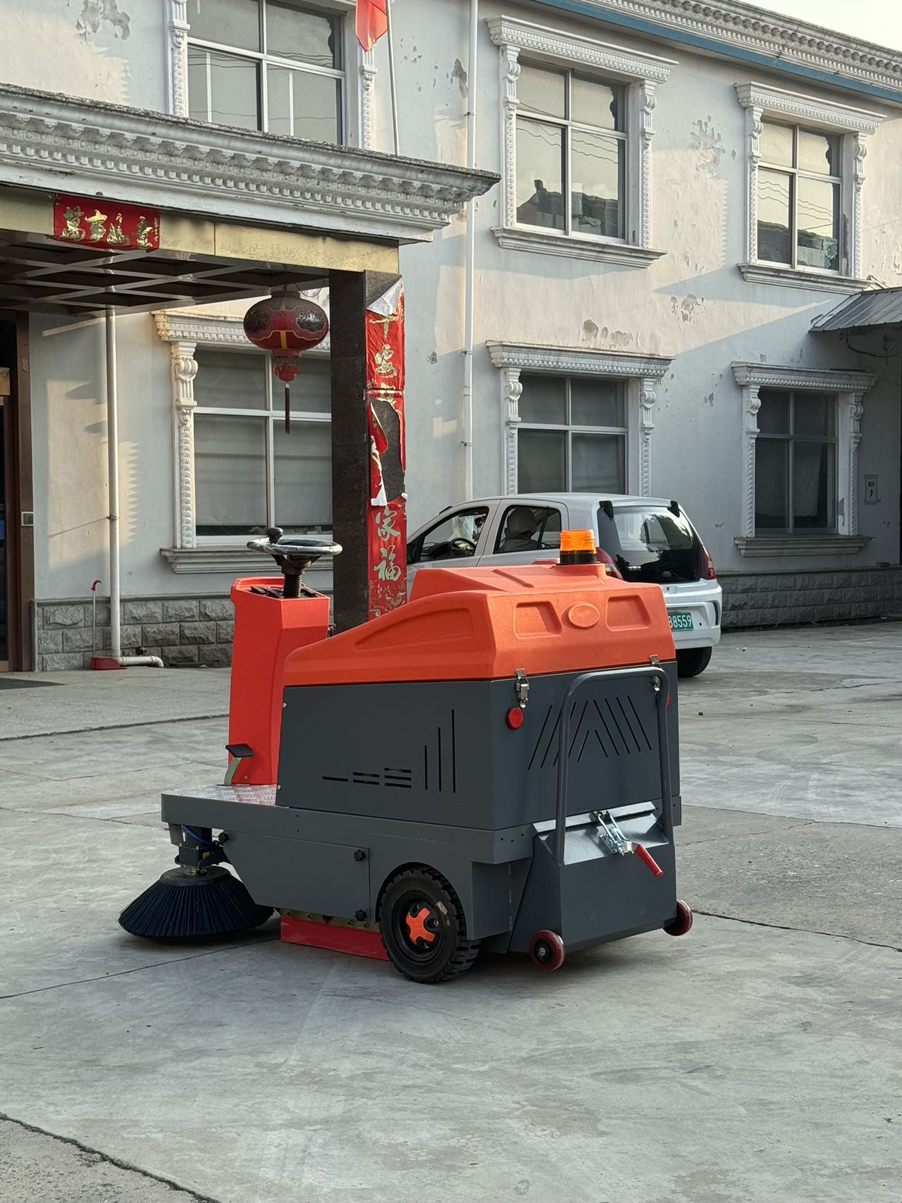 VLIFT Electric Sweeper L2 - Efficient Cleaning Solution 8