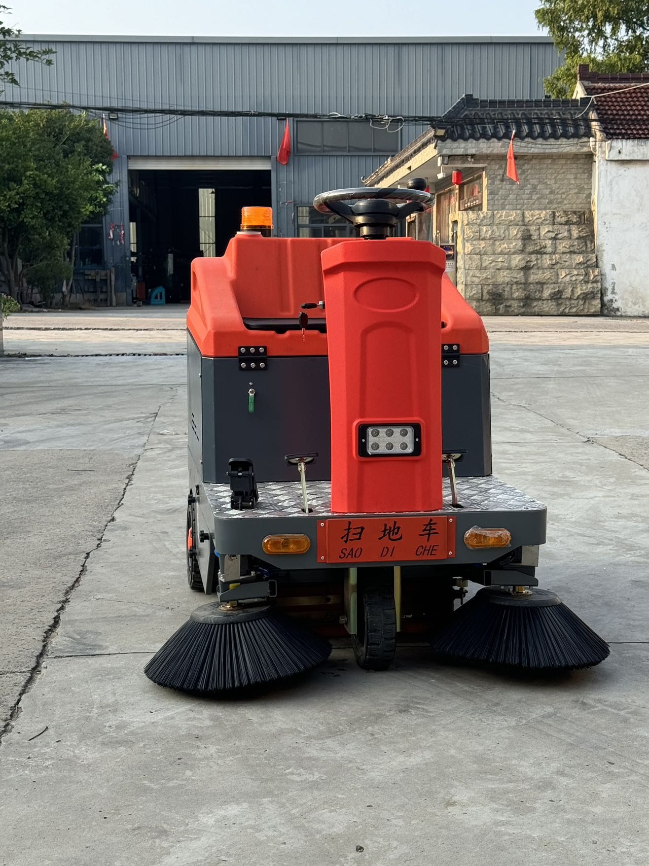 VLIFT Electric Sweeper L2 - Efficient Cleaning Solution 6