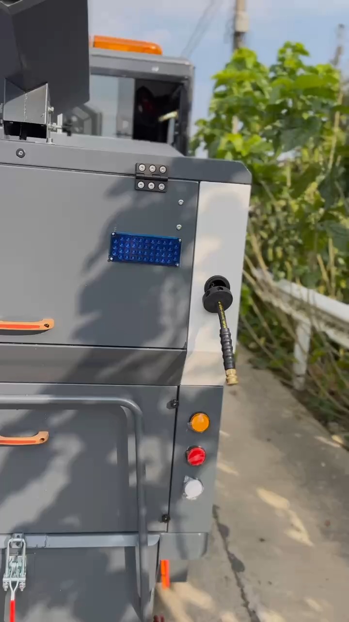 VLIFT Ride-on Multifunctional intelligent electric sweeper L10 1
