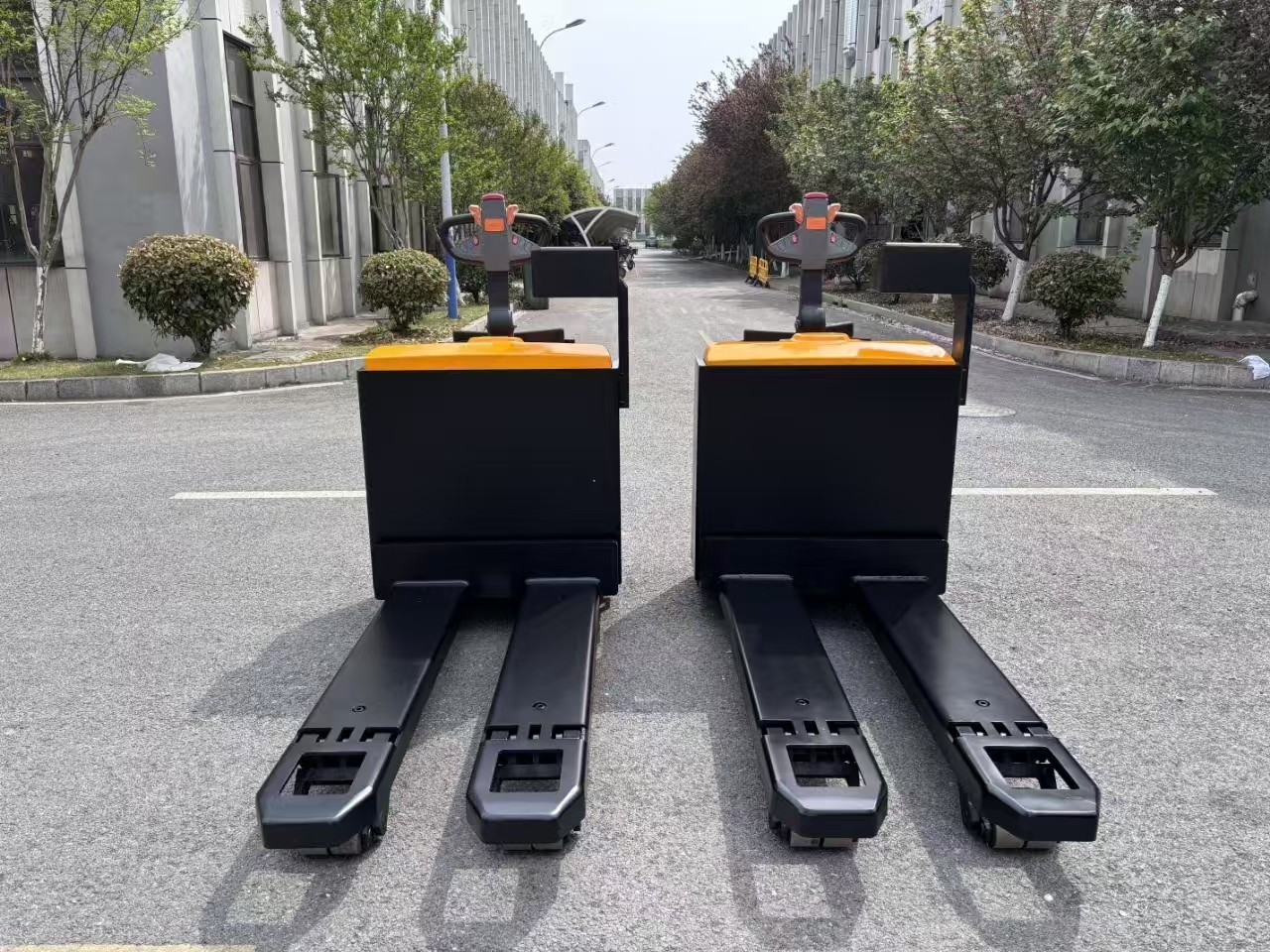 Industrial Electronic Scale Pallet Truck - Weight Measurement and Material Handling Solution 7