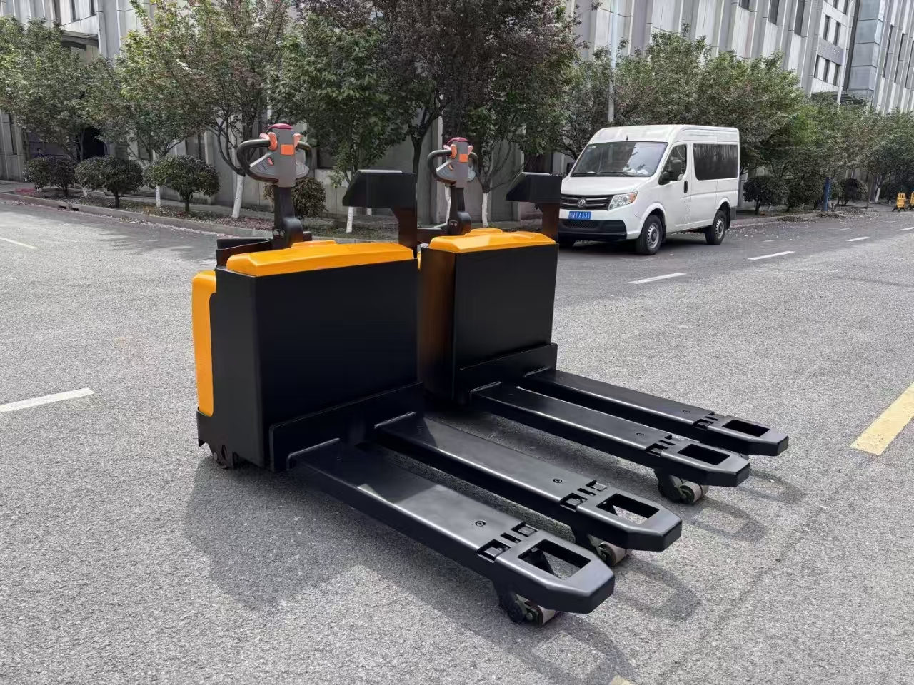 Industrial Electronic Scale Pallet Truck - Weight Measurement and Material Handling Solution 5