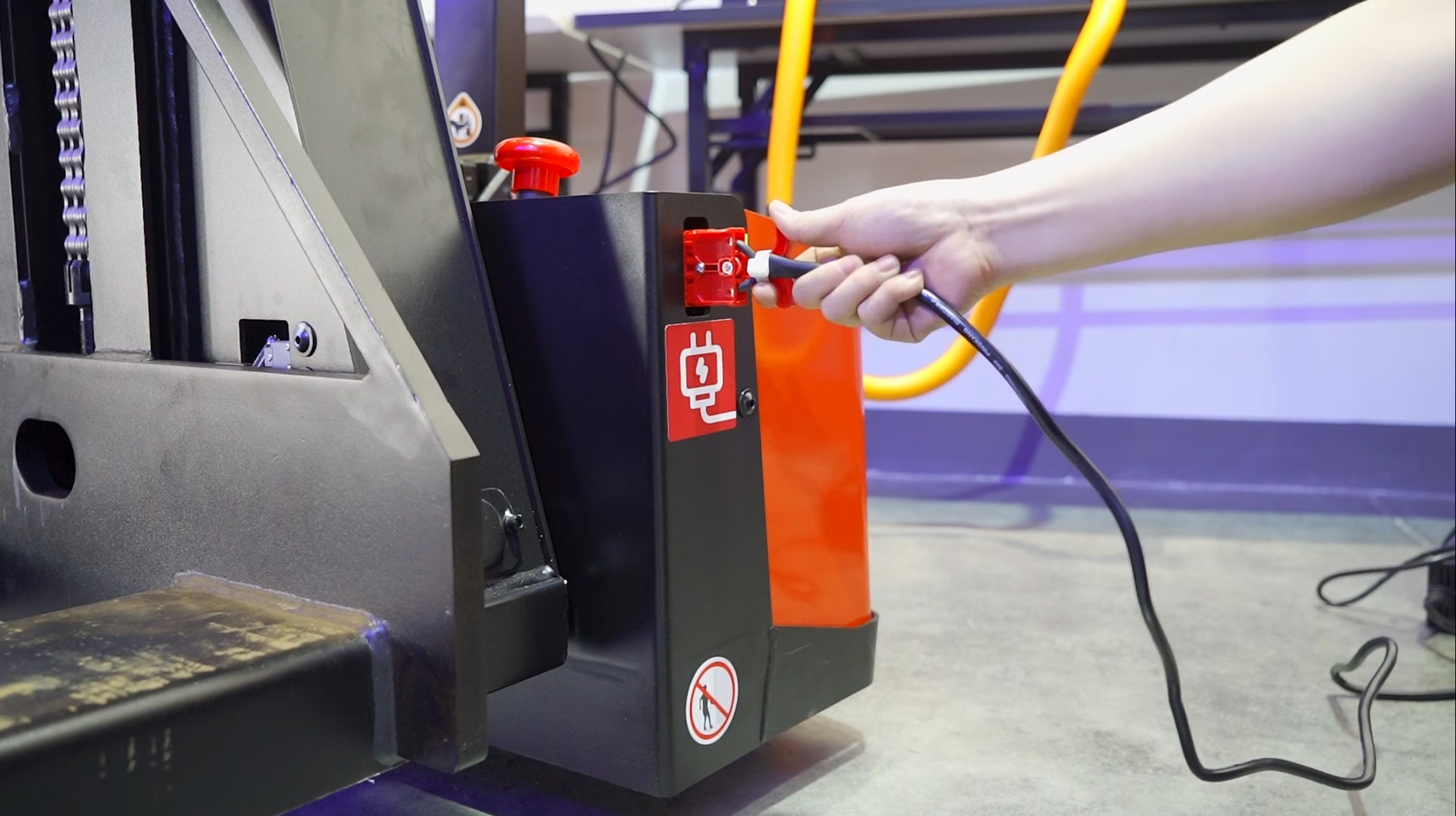 VLIFT VPT15IM High Efficiency&Adaptability Dual-Lift Fork Electric Handler  Electric Pallet Truck 2