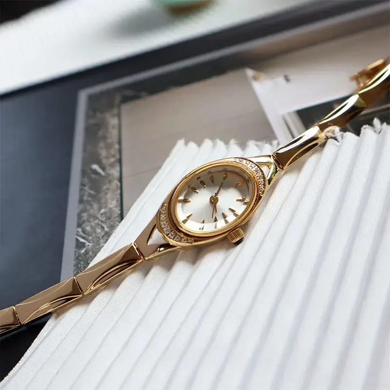 Women's Quartz Watch Custom -Made - - Nifer ดู 2