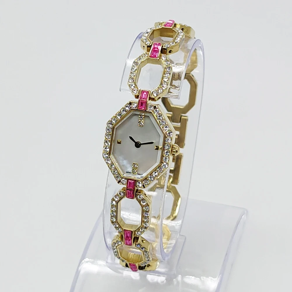 Hot Selling Fashion Quartz Watch Exquisite Women's Small Watch Metal Revivalism Quartz Watch 1