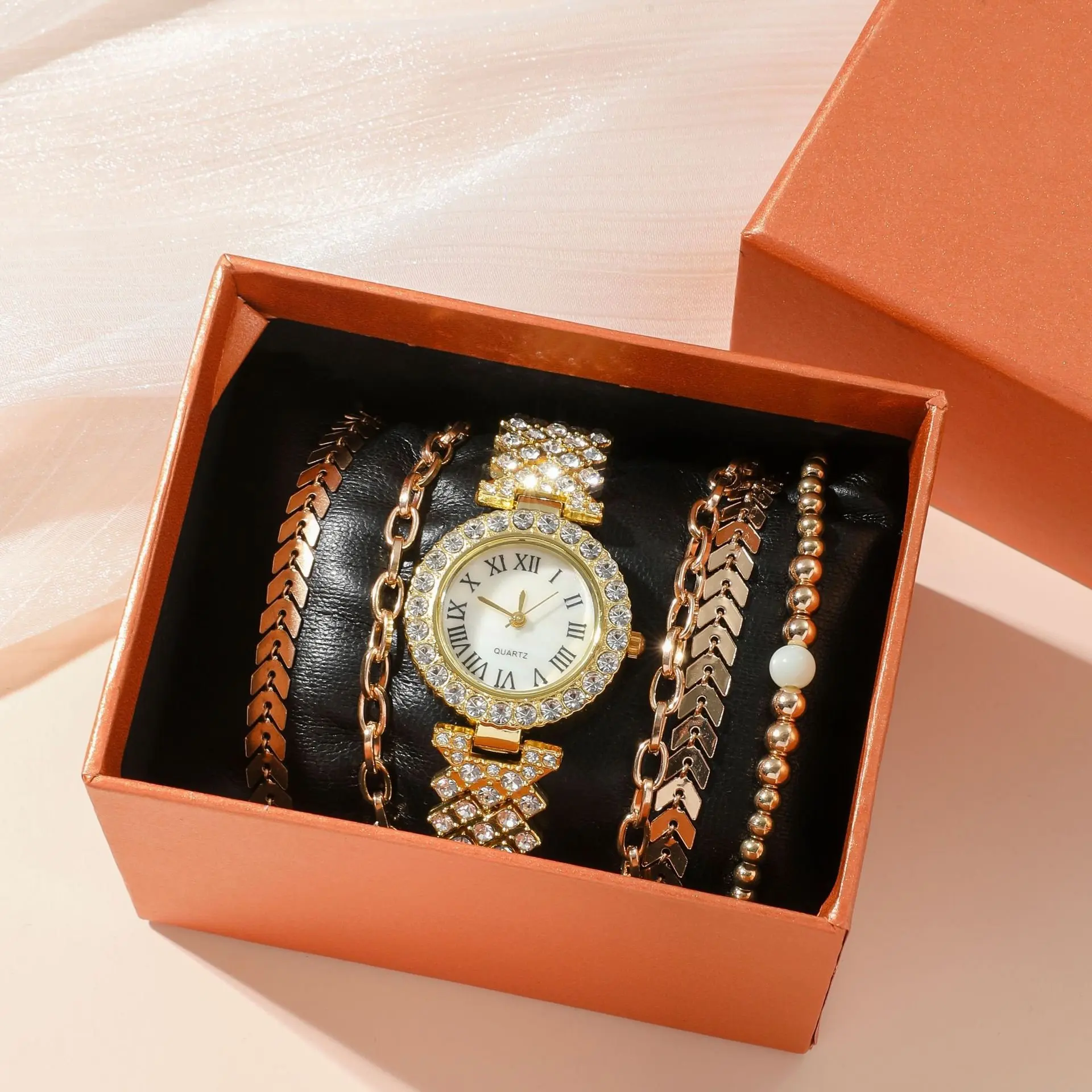 Muestra gratis, nuevo diseño, tendencia de moda, reloj de cuarzo sencillo con incrustaciones de diamantes para mujer, conjunto de regalo, relojes para mujer 2