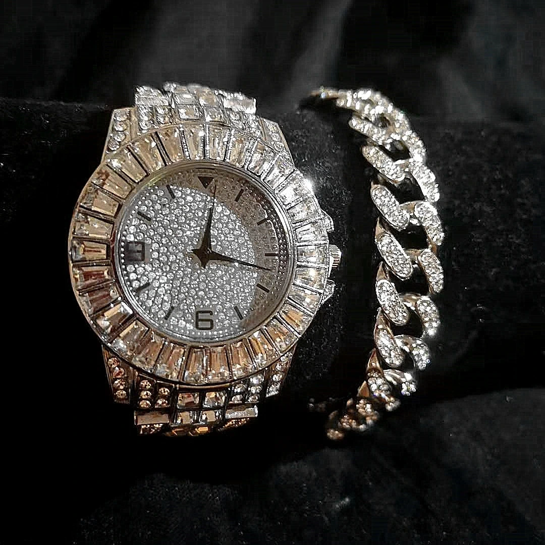 Muestra gratuita de pulseras simples con cadena de diamantes para hombres y mujeres, relojes exquisitos, reloj de regalo para el Día de San Valentín 1