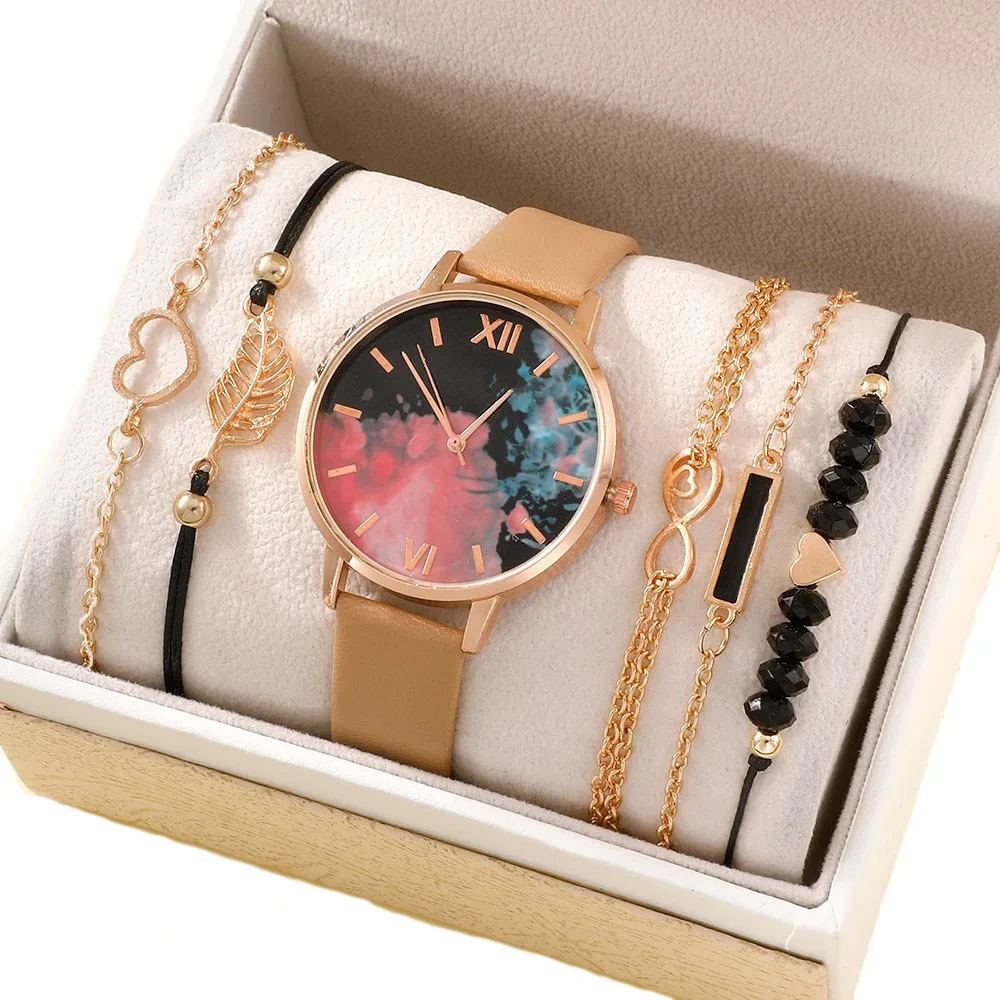 Campione gratuito Nuovo design Orologio da polso da donna Semplice Bracciale in pelle Set Regalo femminile Orologi squisiti 1