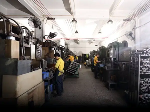 168Fengine parts，the factory sells all kinds of piston rings，engine pistor rings1 8