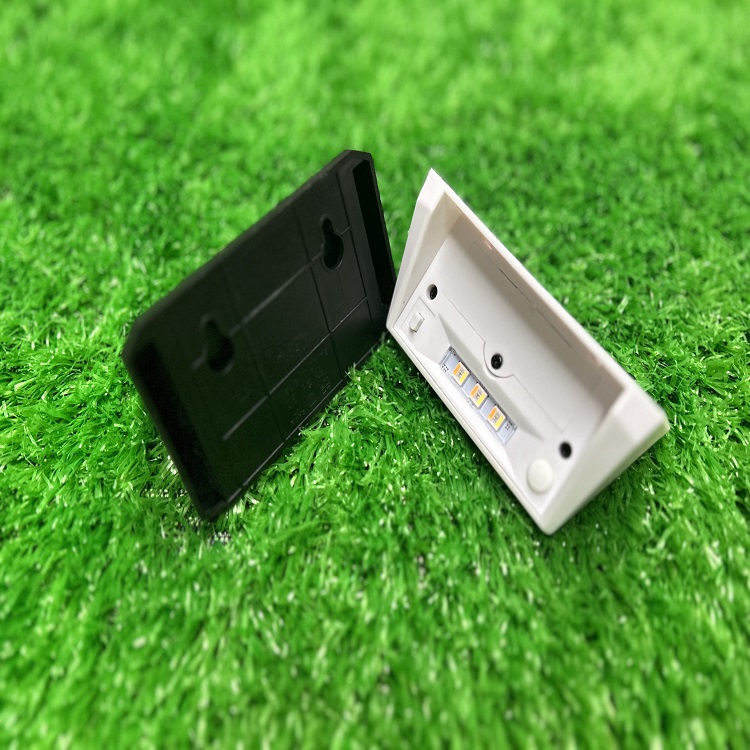 Solar fence light-2.jpg