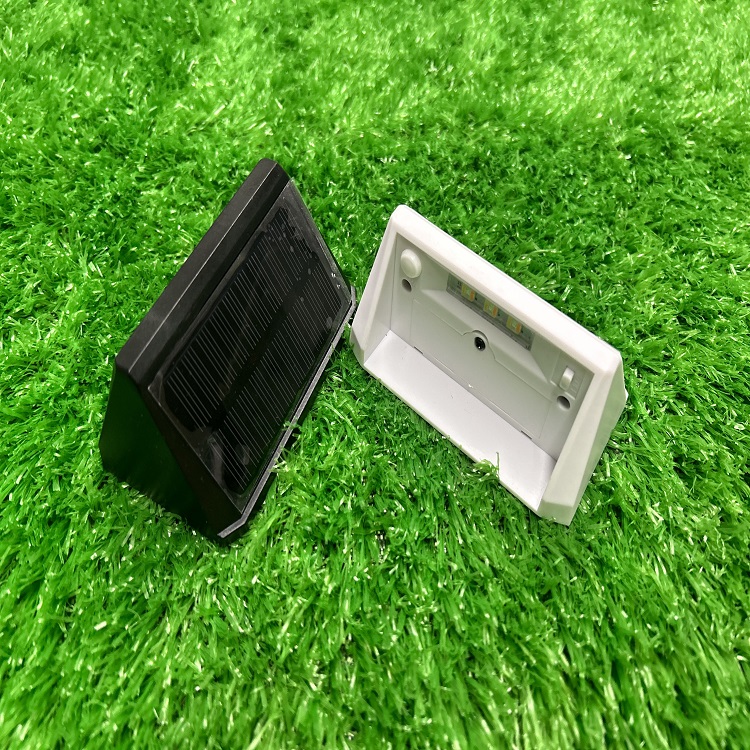 Solar fence light-3.jpg