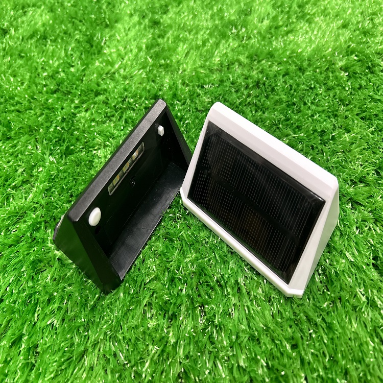 Solar fence light-4.jpg