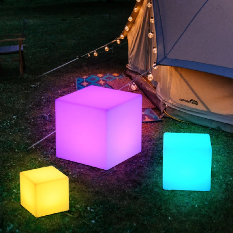 China-Fabrik Outdoor Commercial LED-Würfel leuchtende Nachtlampe Farbwechsel LED-Würfelstühle Barhockermöbel 1