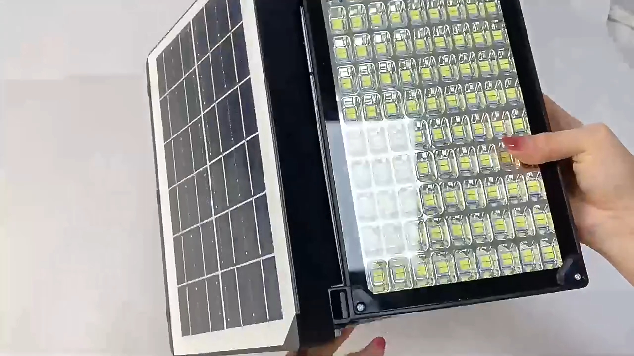 卸売業屋外ポータブル調整可能なソーラー Led ライト緊急太陽光発電ガーデン ライト DC6v 緊急 med スター バースト 1