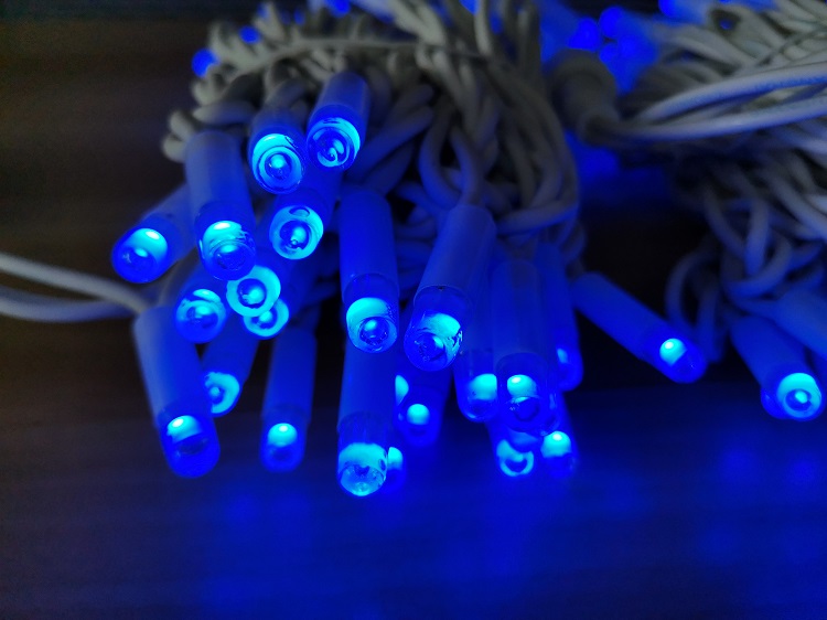 La luce della stringa principale RGB di vendite calde con l'adattatore della lampada starburst med impermeabile IP65 per l'illuminazione di festa della decorazione di natale 6