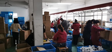 Pengantar lampu hias Kontainer terakhir sebelum liburan tahun baru Cina Wenda Deco 2