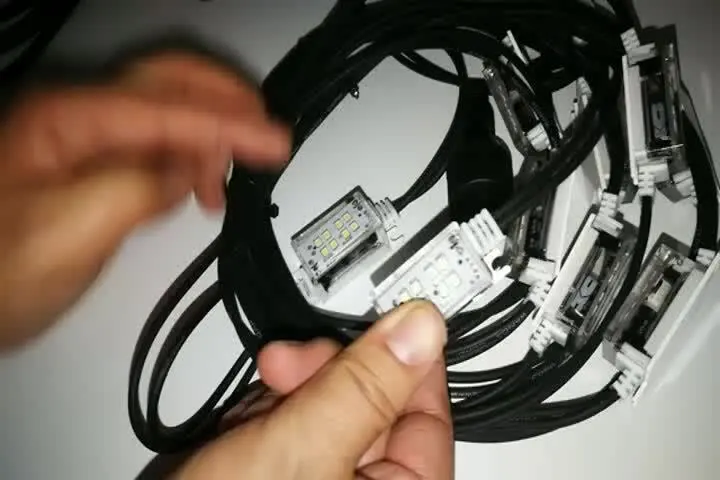 Neue Art und Weise führte Blinklicht Niederspannung weißer Draht Beleuchtungsschnur 5m anschließbare LED explosive Blitzlichterketten 1