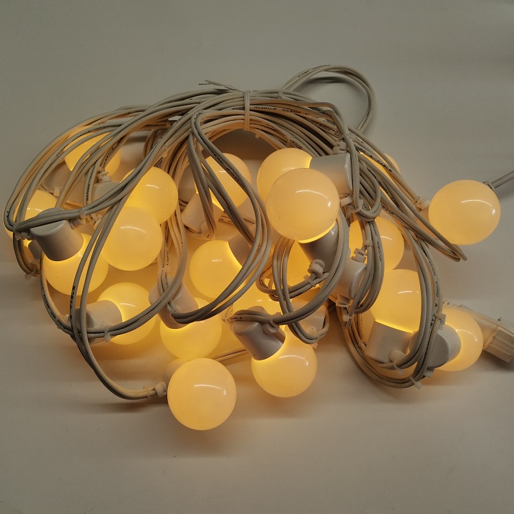 WENDA - Luces de festón Luces de cadena Cambio de colores RGB Al aire libre Para fiesta Decoración de boda Navidad G45 Globo Alambre de goma 10m 220V 40 G45 Luz de cadena 18