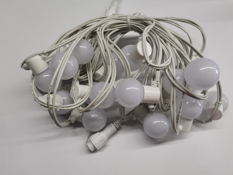 WENDA - Luces de festón Luces de cadena Cambio de colores RGB Al aire libre Para fiesta Decoración de boda Navidad G45 Globo Alambre de goma 10m 220V 40 G45 Luz de cadena 26