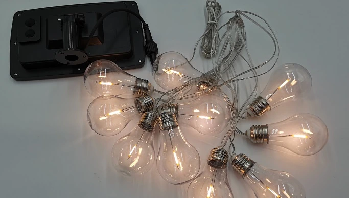 ลูกโลกตกแต่งกลางแจ้ง A19 สตริงพลังงานแสงอาทิตย์ LED ลานสวนไฟ Festoon ไฟคริสต์มาส 1