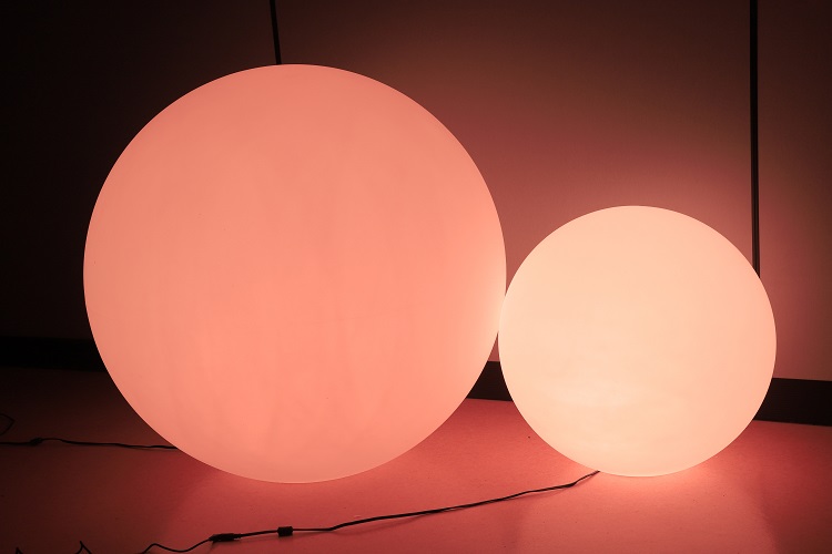 カスタマイズされた屋外芝生ラウンド ボール ライト 16 色 RGB ソーラー ガーデン ライト ボール メーカー中国から |ウェンダ・デコ 17