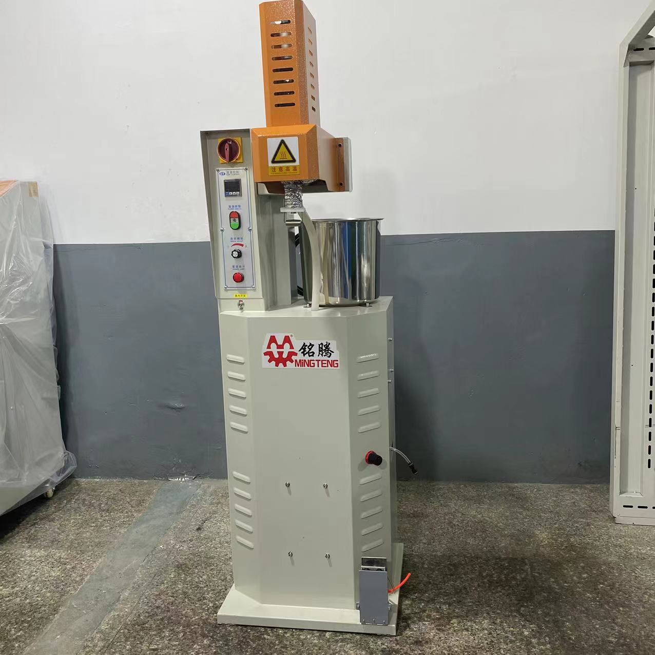 MT-546 Eliminador de arrugas de zapatos industriales completamente automático y máquina de planchado a vapor con aire caliente 4