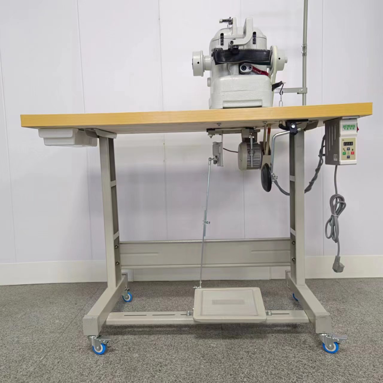 MT-600 Máquina de coser de pieles de cuero industrial duradera con hilo de alta capacidad 7