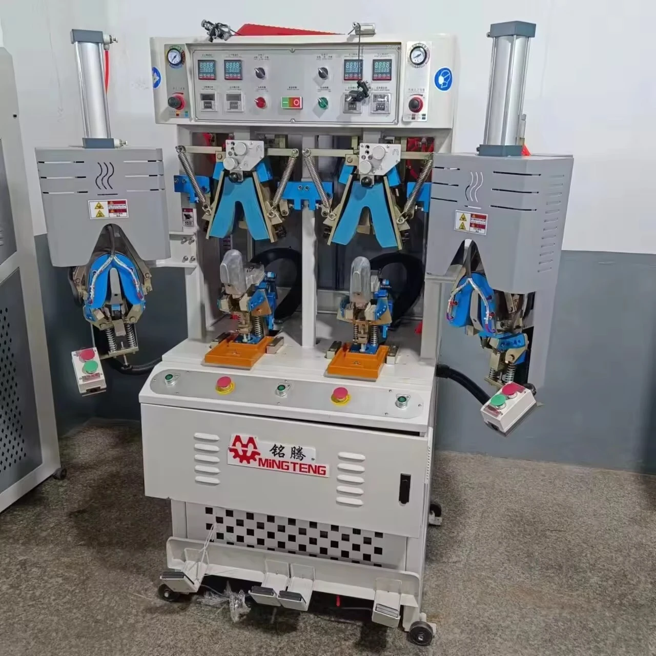 Máquina de moldeo de piezas traseras MT-621 con 2 refrigeradores y calor (con cuchilla de barrido) 1