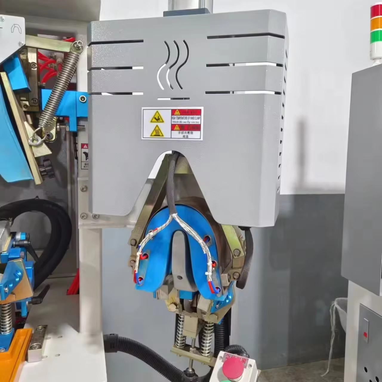 Machine de moulage de pièces arrière MT-621 avec 2 refroidisseurs et chaleur (avec couteau de balayage) 7