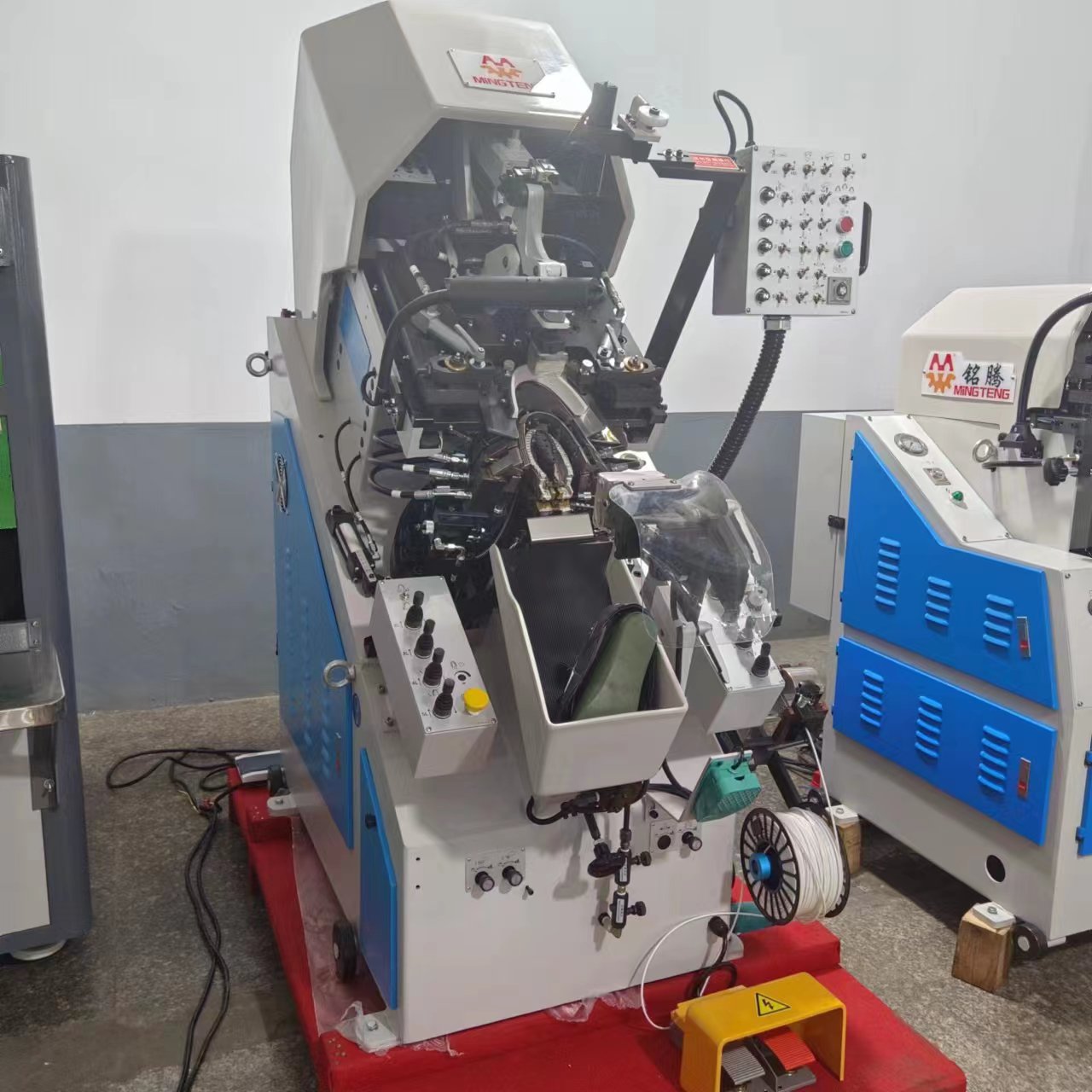 MT-N737MA 9 Pincer Hydraulic Fully Automatic Computerized Shoemaking Cementing Shoe Toe Lasting Machine 4