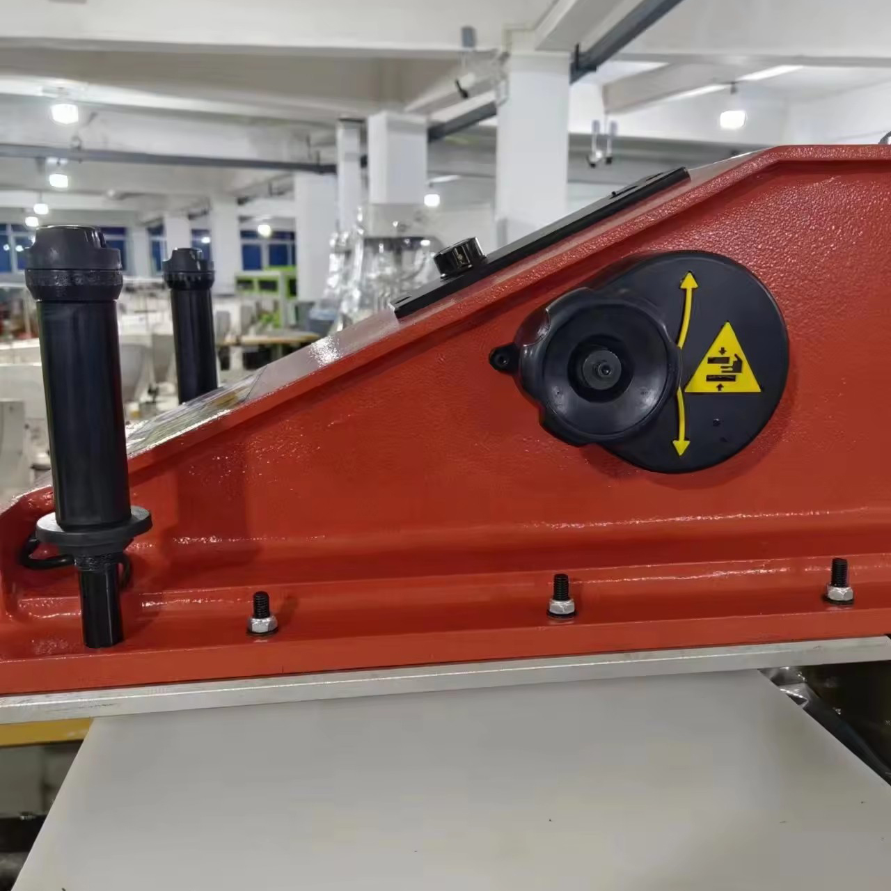 MT-922 Máquina troqueladora hidráulica automática con brazo oscilante de 22 toneladas 7