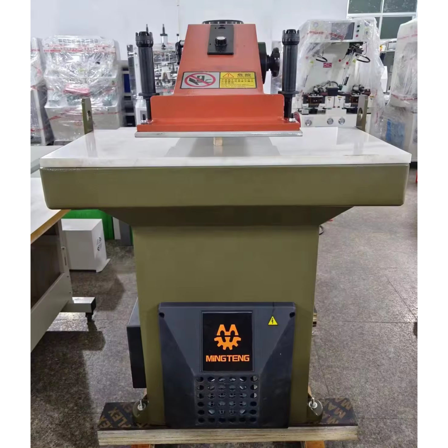 MT-922 Máquina troqueladora hidráulica automática con brazo oscilante de 22 toneladas 4