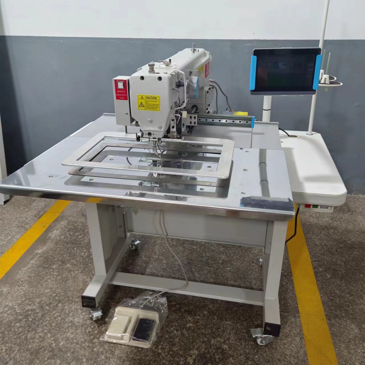 Máquinas de coser de patrones computarizadas automatizadas MT-3520G 4