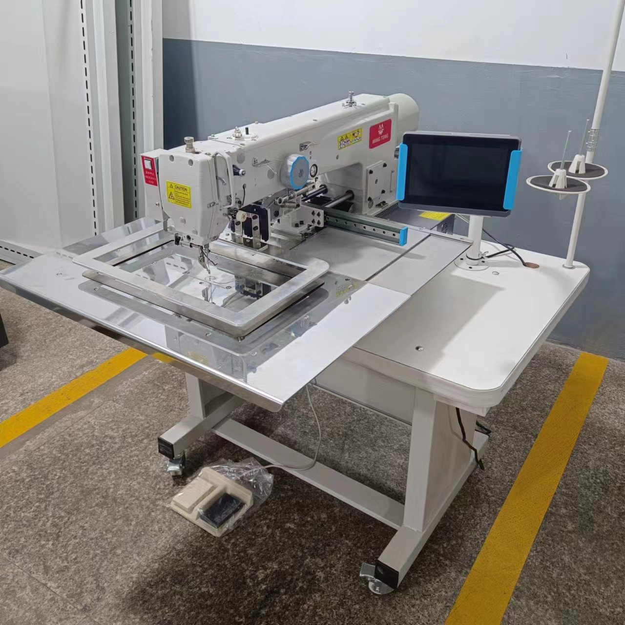 Máquinas de coser de patrones computarizadas automatizadas MT-3520G 1