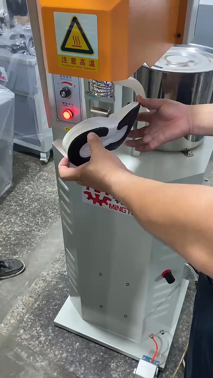 MT-546 Eliminador de arrugas de zapatos industriales completamente automático y máquina de planchado a vapor con aire caliente 1