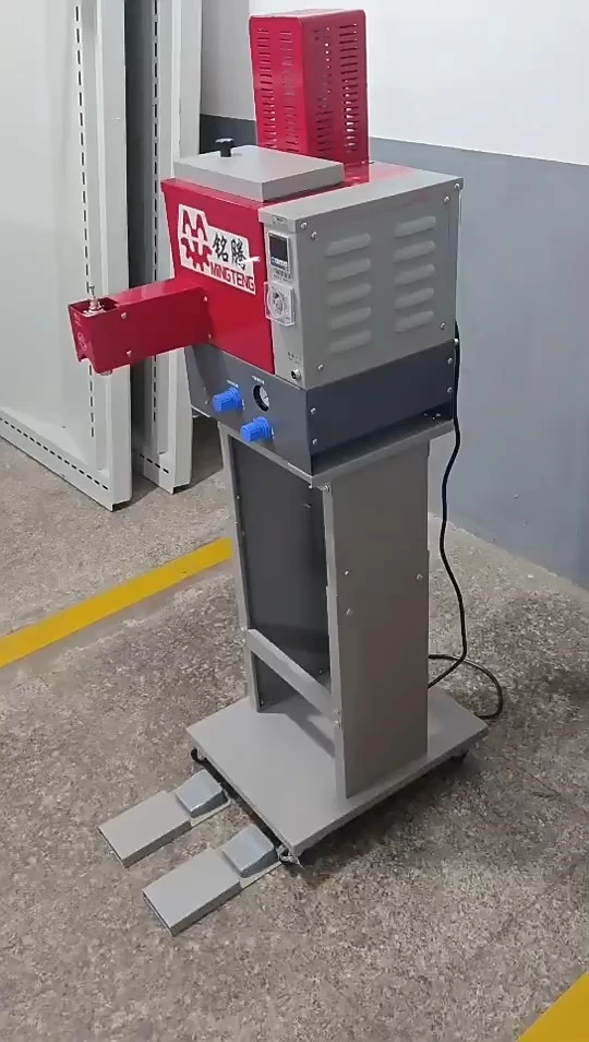 MT-DP202Q, venta directa de fábrica, máquina neumática de encolado de pegamento termofusible de doble cabezal, máquina de pulverización para parte superior de zapato 1