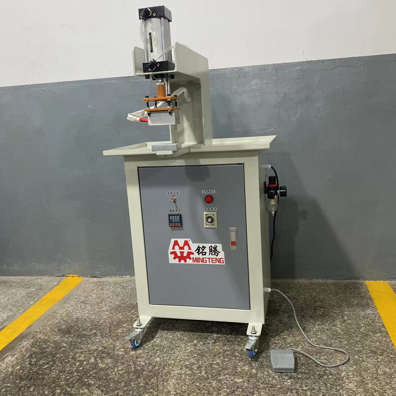 MT-637 Automatic Single Station Machine Trademark Printing Machine 3
