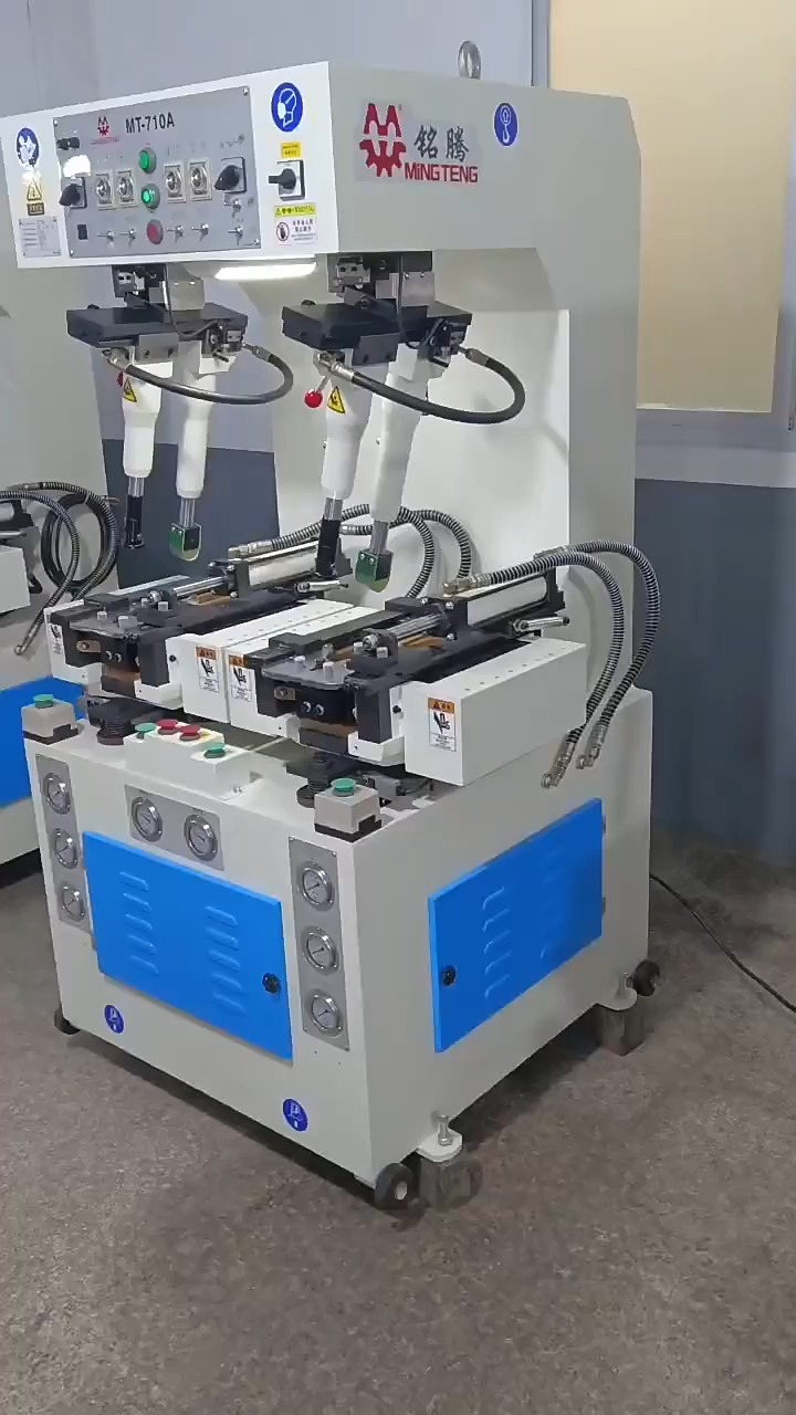 MT-710A Универсальная сверхмощная гидравлическая машина для прижима подошв обуви с двойной станцией и функцией крепления под давлением 1