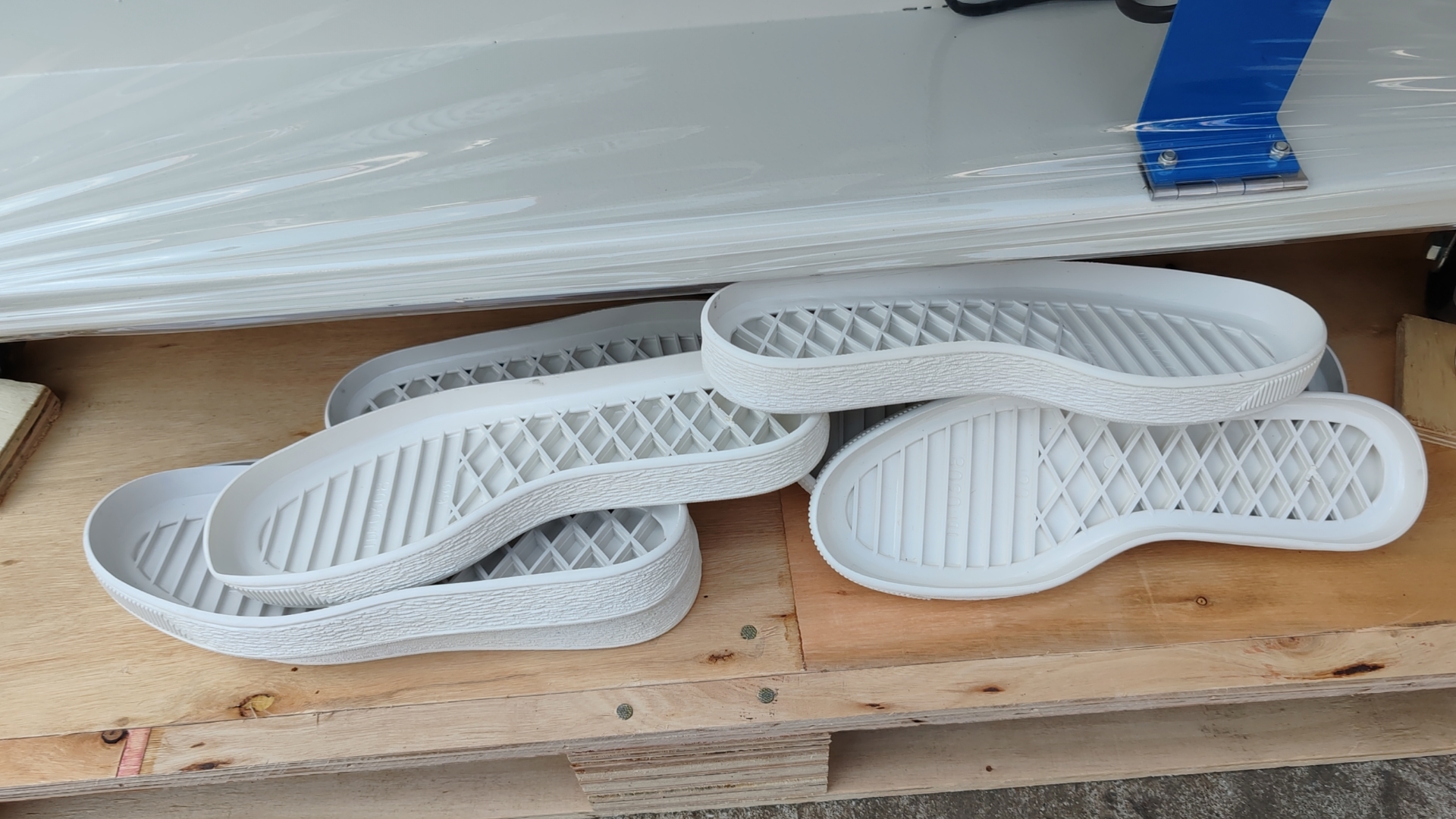 MT-8832E High Quality Low Noise Seated Type Single-side Ronghing Machine With Dust Exhaust Shoe Polishing Machine 7