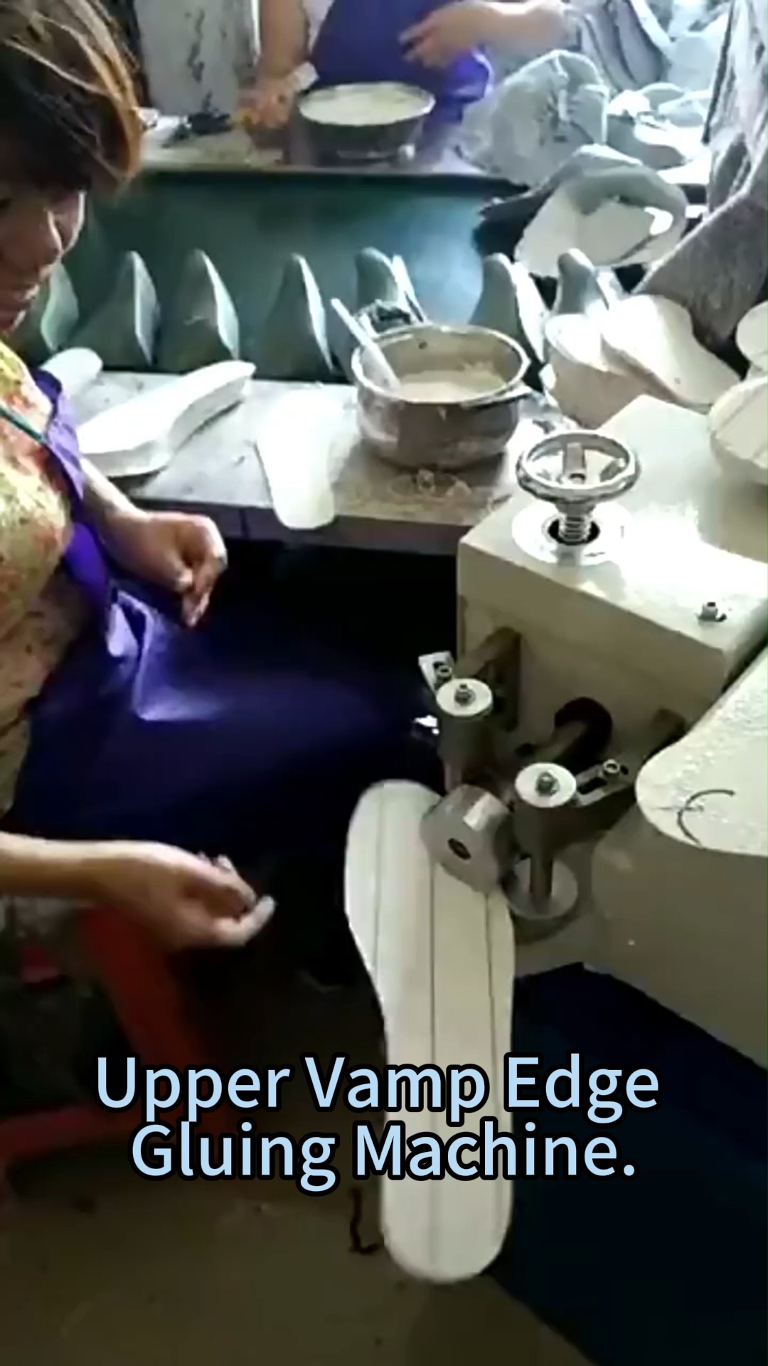 Máquina encoladora automática de empeine y parte superior de botas y zapatillas deportivas | Equipos de alta precisión para la fabricación de calzado