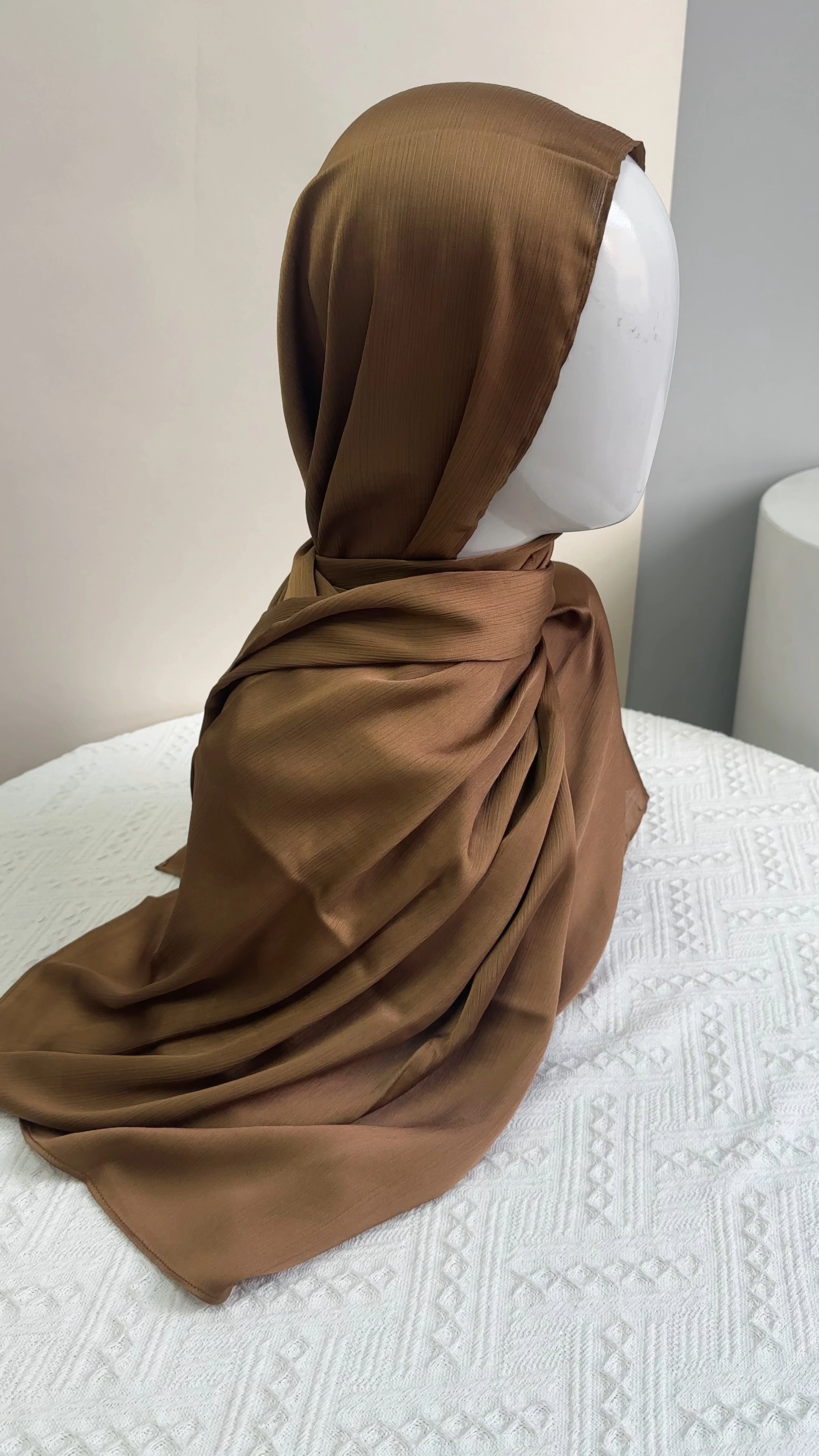Best Selling Women Malaysia Tudung Muslim Scarves Plain Satin crinkle Shawls Satin Hijab Crinkle Scarf 1