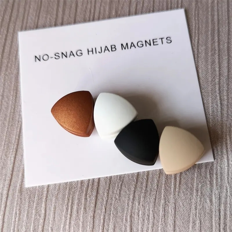 Épingles hijab pour filles musulmanes, accessoires de mode en forme de cœur, clip magnétique islamique puissant pour écharpe, prêt à être expédié, nouvel arrivage 2025 1